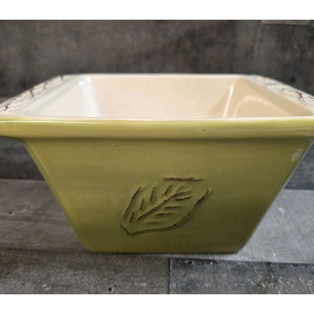 Tastefully Simple - Host Collection - 5" Olive Green Embossed Leaf - Baking Dish